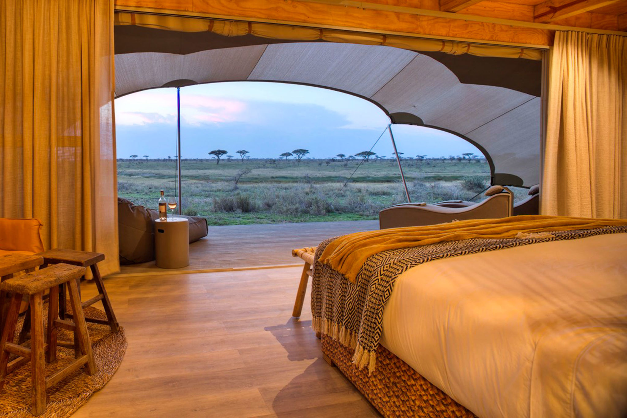 2-namiri-plains-tent-interior-with-guest-nook