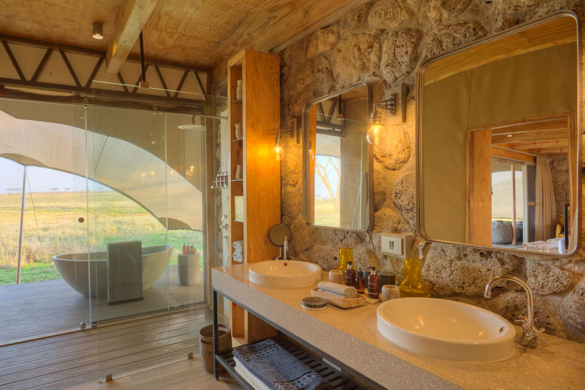 6-namiri-plains-bathroom