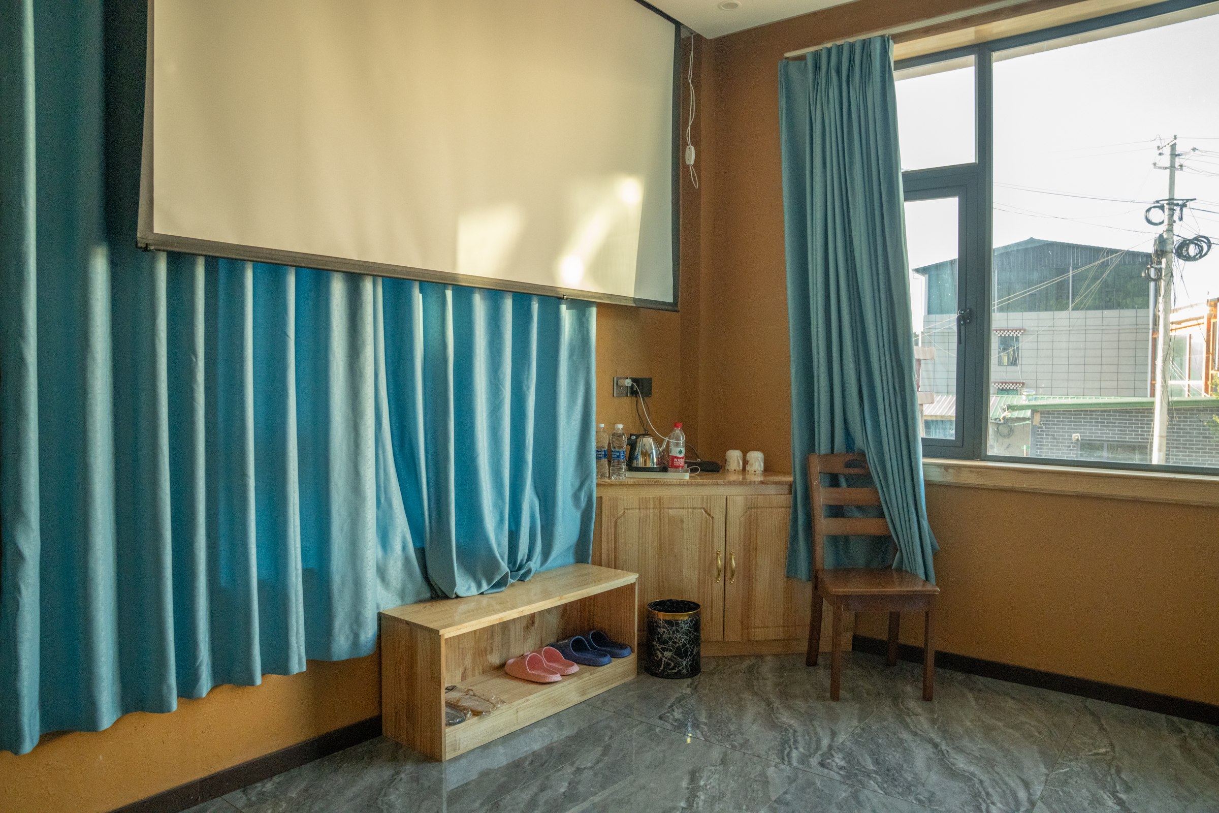 Room, Dawa Kangyiang Hotel, Sichuan, China