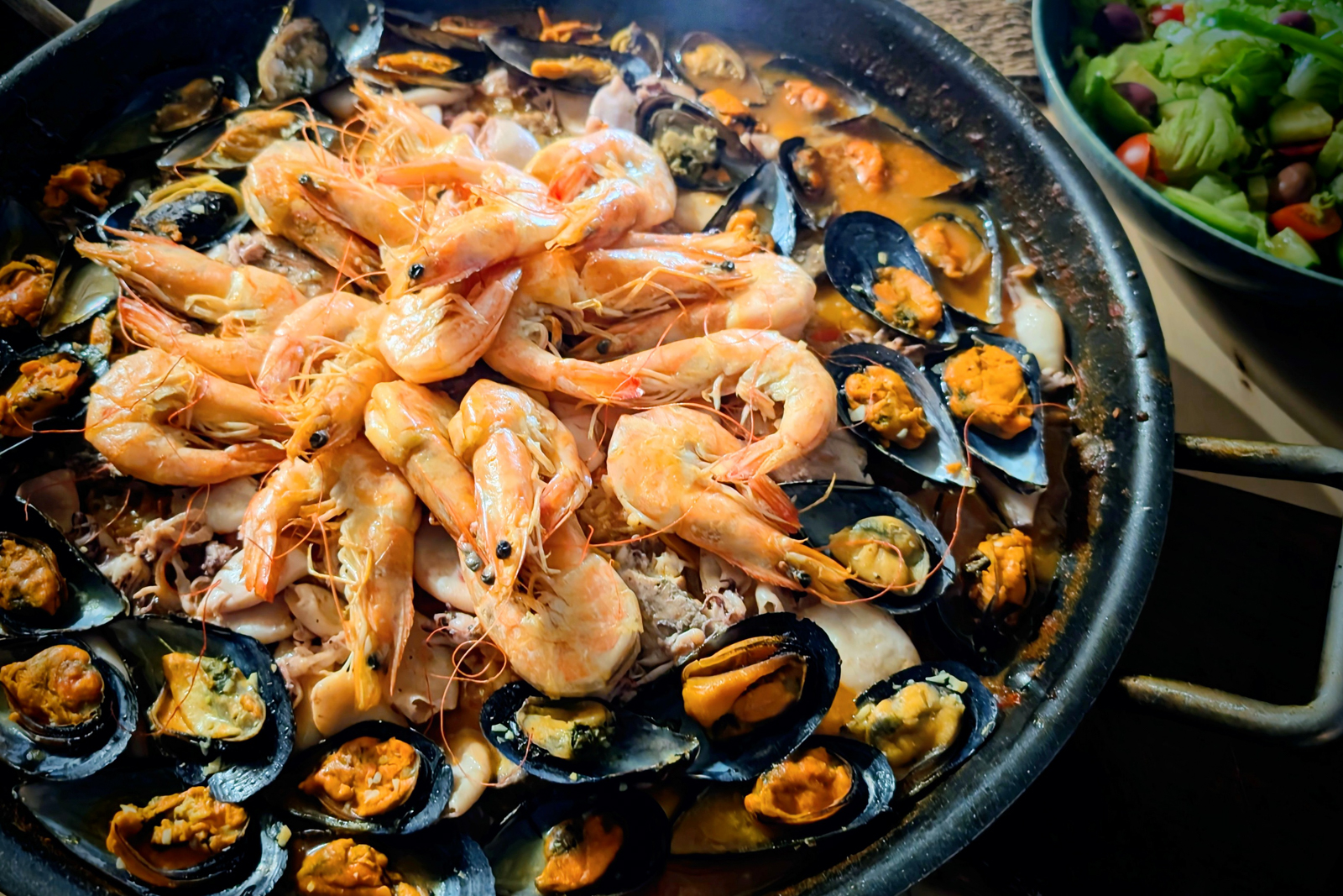 ENJOY DELICIOUS MEALS FROM OUR PRIVATE CHEF